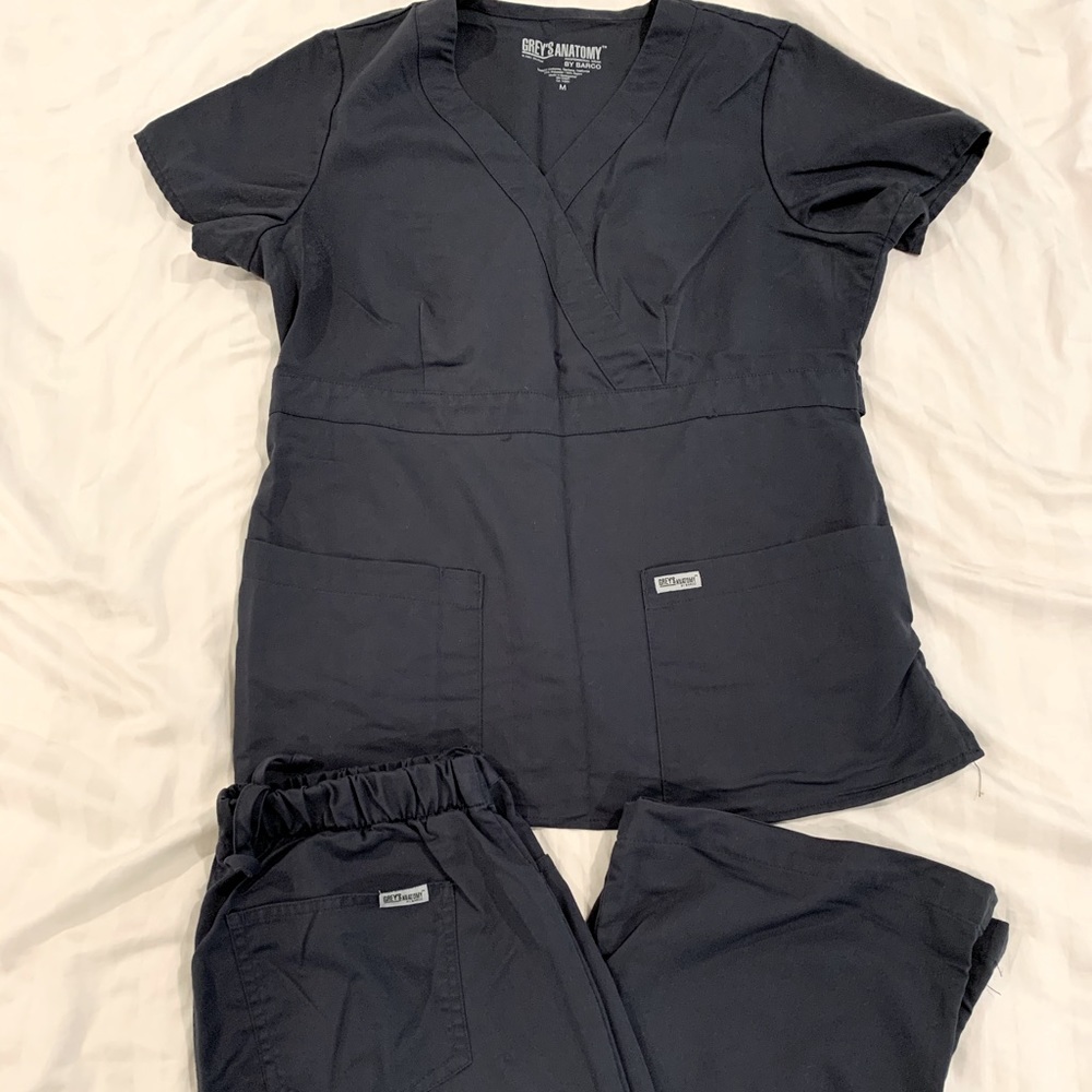 Grey’s Anatomy scrub set - medium